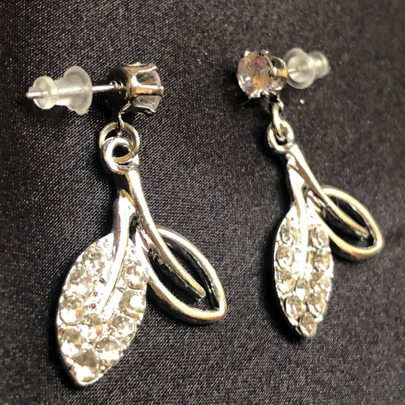 *6 for $10!* Silver Crystal Gem Rhinestone Leaf Plant Dangle Earrings Sparkly - Picture 4 of 7